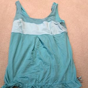 lululemon size 6 flowy tank
